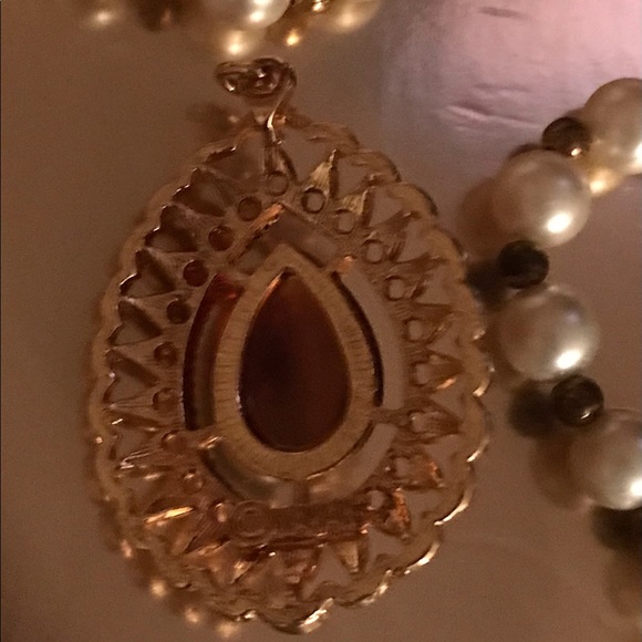 Vintage Sarah Coventry Goldtone Teardrop Pendant - Picture 5 of 5